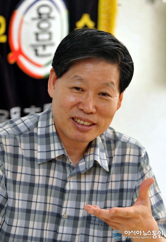 (인터뷰)&#039;초등교육 1번지&#039; 부산 용문초 김종식 교장