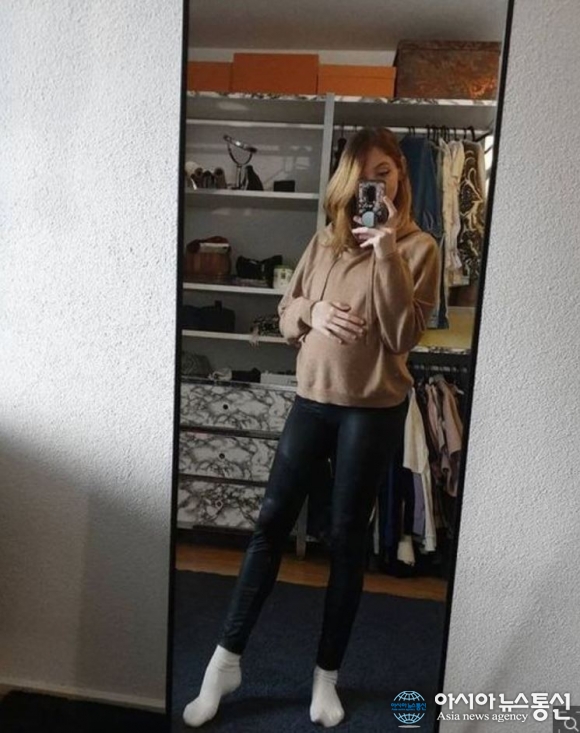 아시아뉴스통신_박주호 와이프, 안나 셋째 임신소식전해_전우용 기자_2021-01-03 23:48