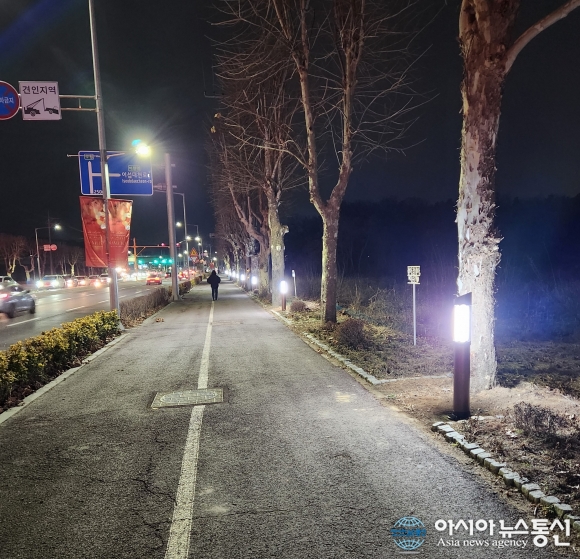 중리동 주민자치회, LED 조명으로 &#039;이천 역전 가는 길&#039; 경관 개선